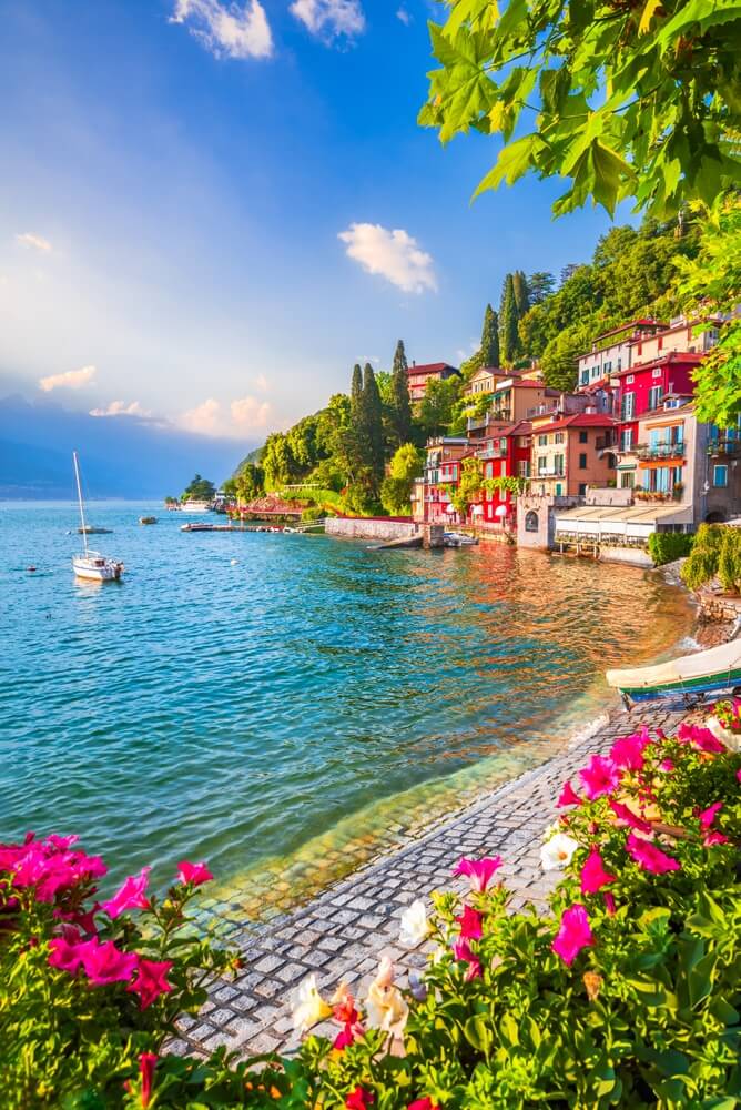 case affacciate sul lago di como
